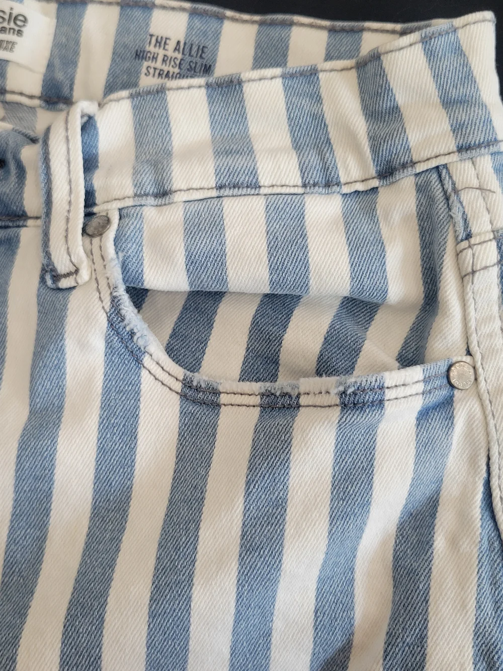 Kensie Blue & White Striped Distressed The 
